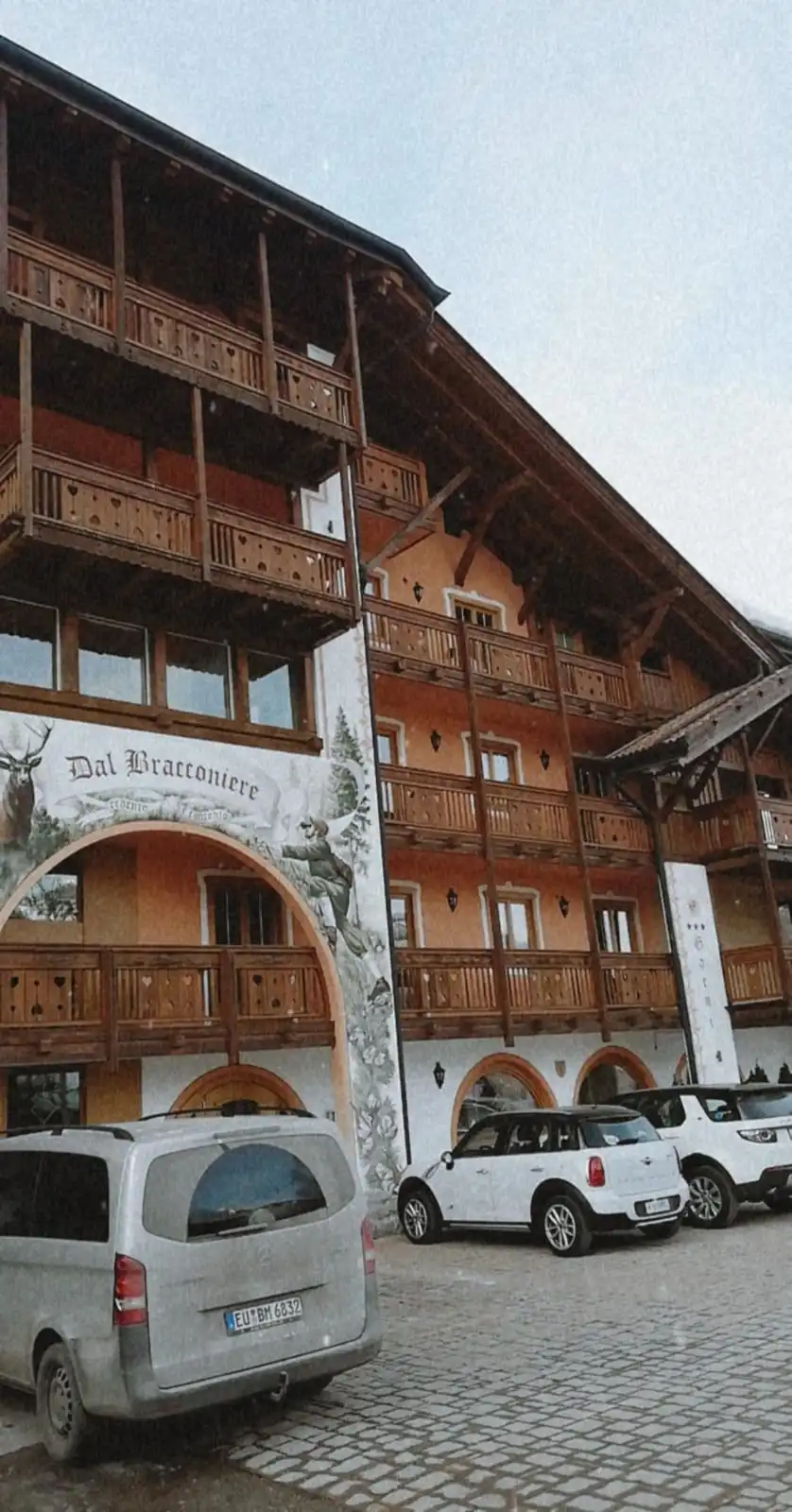 Dettaglio dei balconi in legno